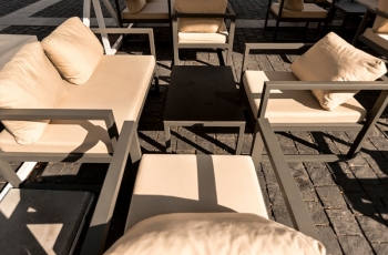 WHO HIT JOHN baras, Vilnius